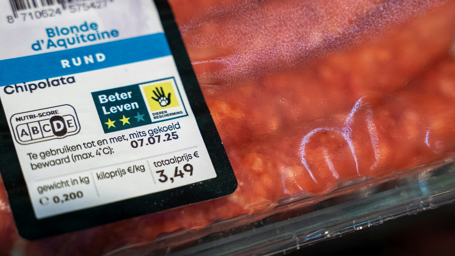 What the Date Labels on Food Really Mean (and When to Trust Your Senses)